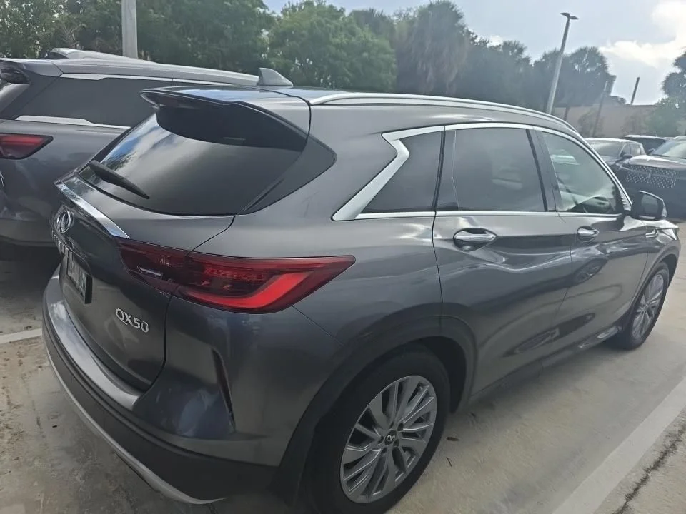 Certified Used 2023 Gray INFINITI LUXE image 4