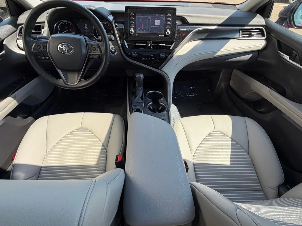 2022 Toyota Camry SE - Photo 10