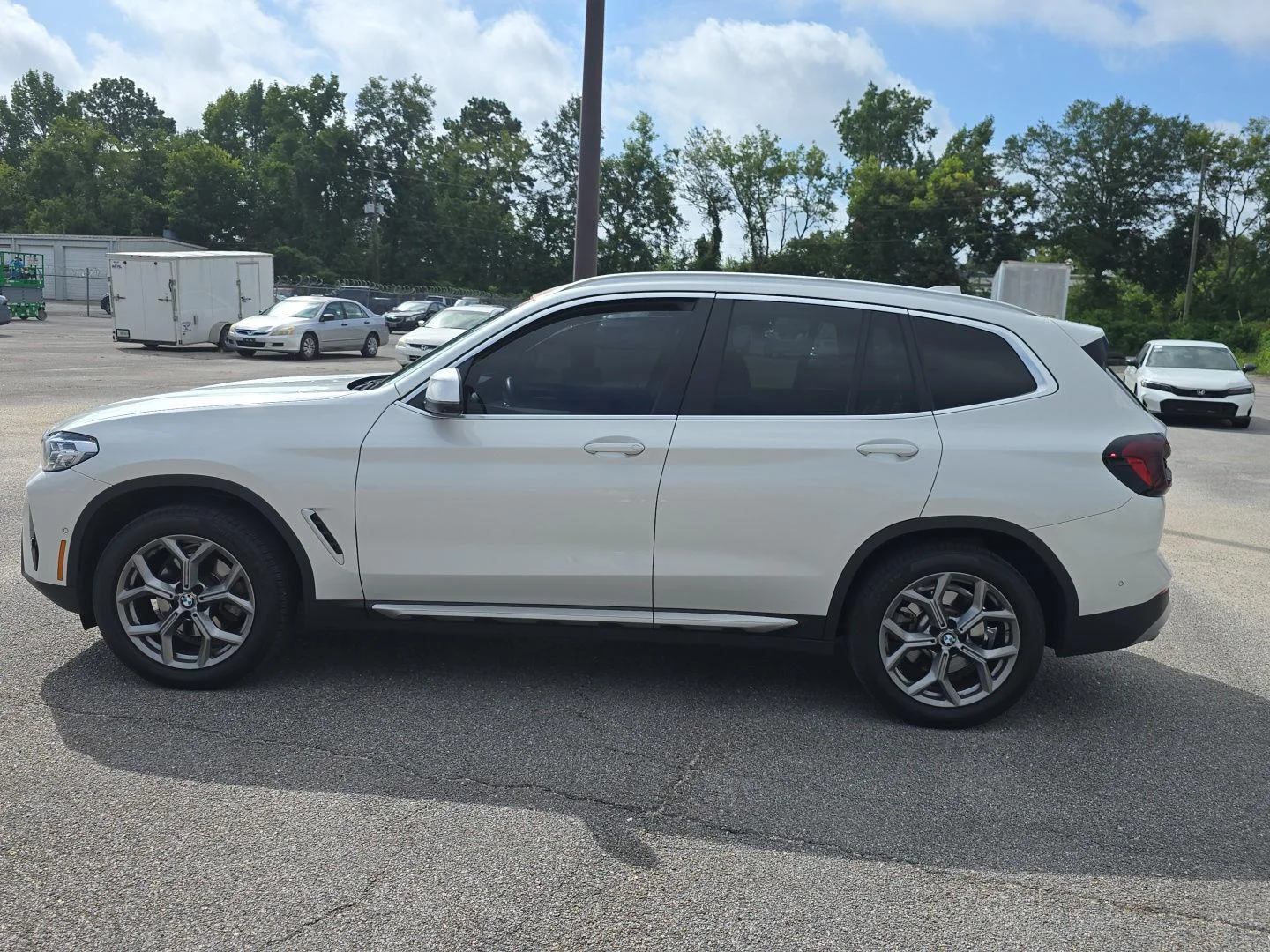 Used 2024 Mineral White Metallic BMW sDrive30i image 9