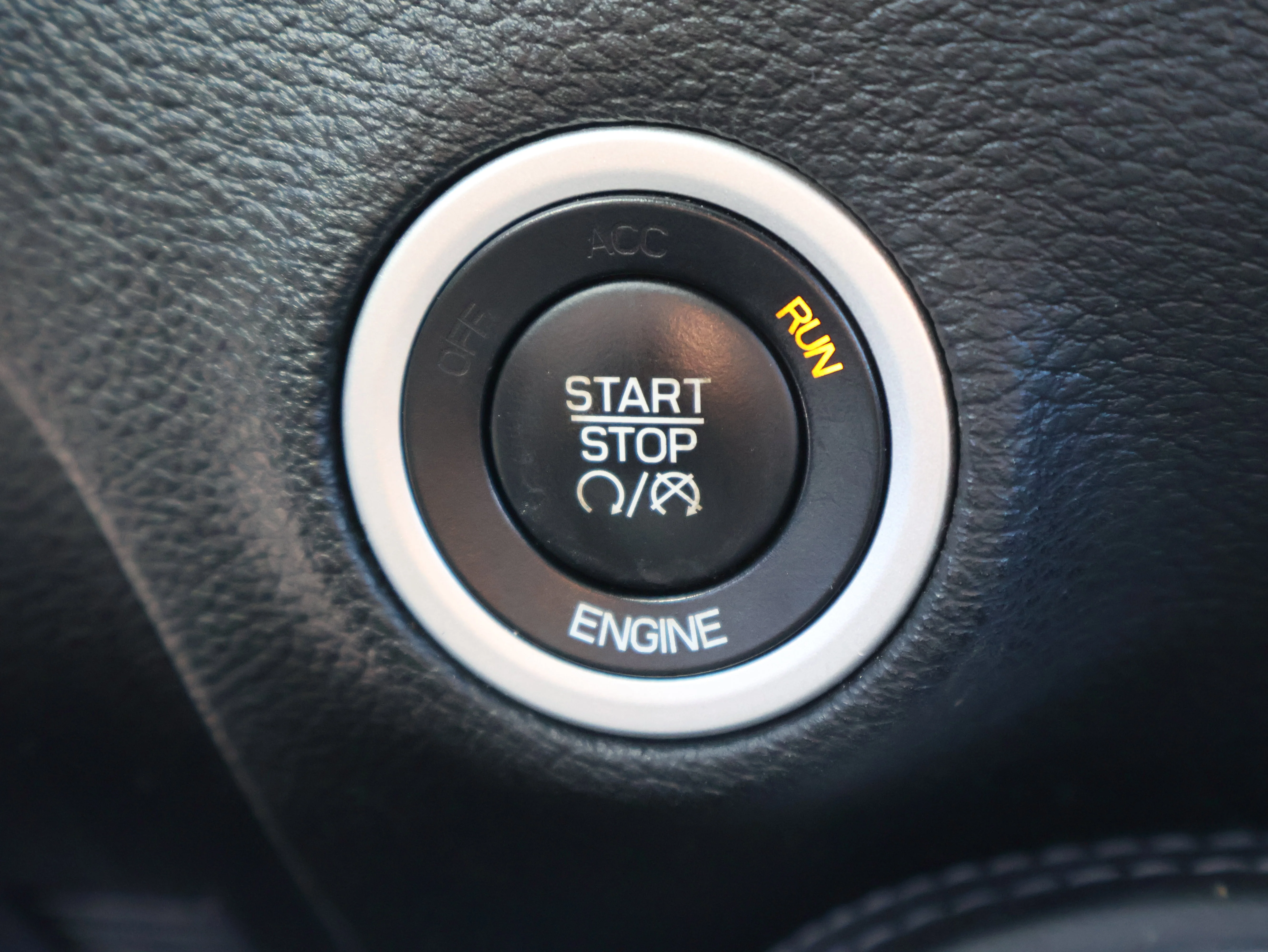 Used 2015 Granite Crystal Metallic Clearcoat Dodge SXT Plus image 23
