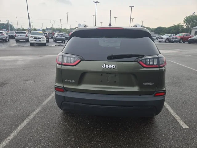 Used 2019 Green Jeep Latitude image 4