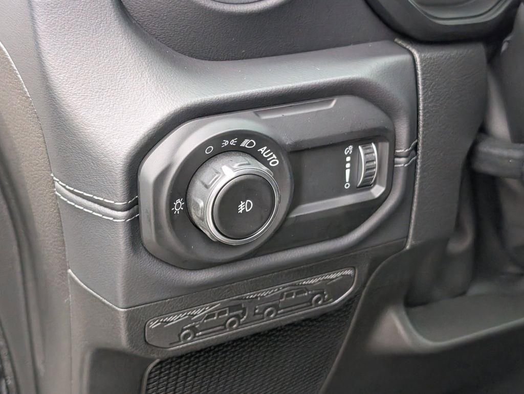 2026 Jeep Wrangler 4-Door Sahara - Photo 19