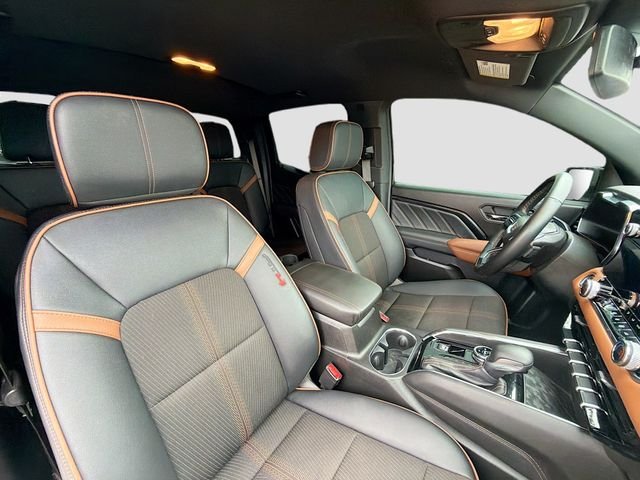 Used 2024 White GMC AT4 image 33