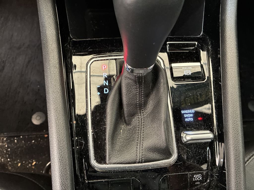 Used 2023 White Jeep Limited image 21