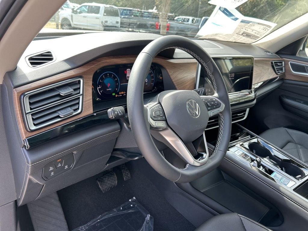 New 2026 White/off-white Volkswagen SE w/Technology image 24