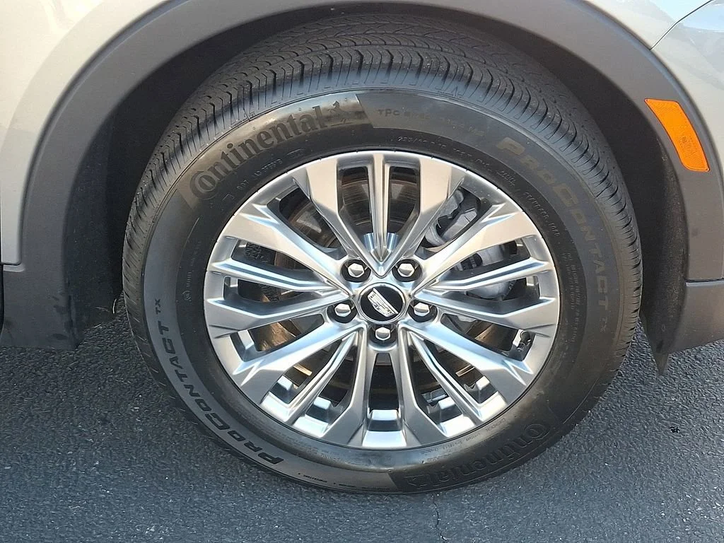 2025 Cadillac XT4 Premium Luxury - Photo 8