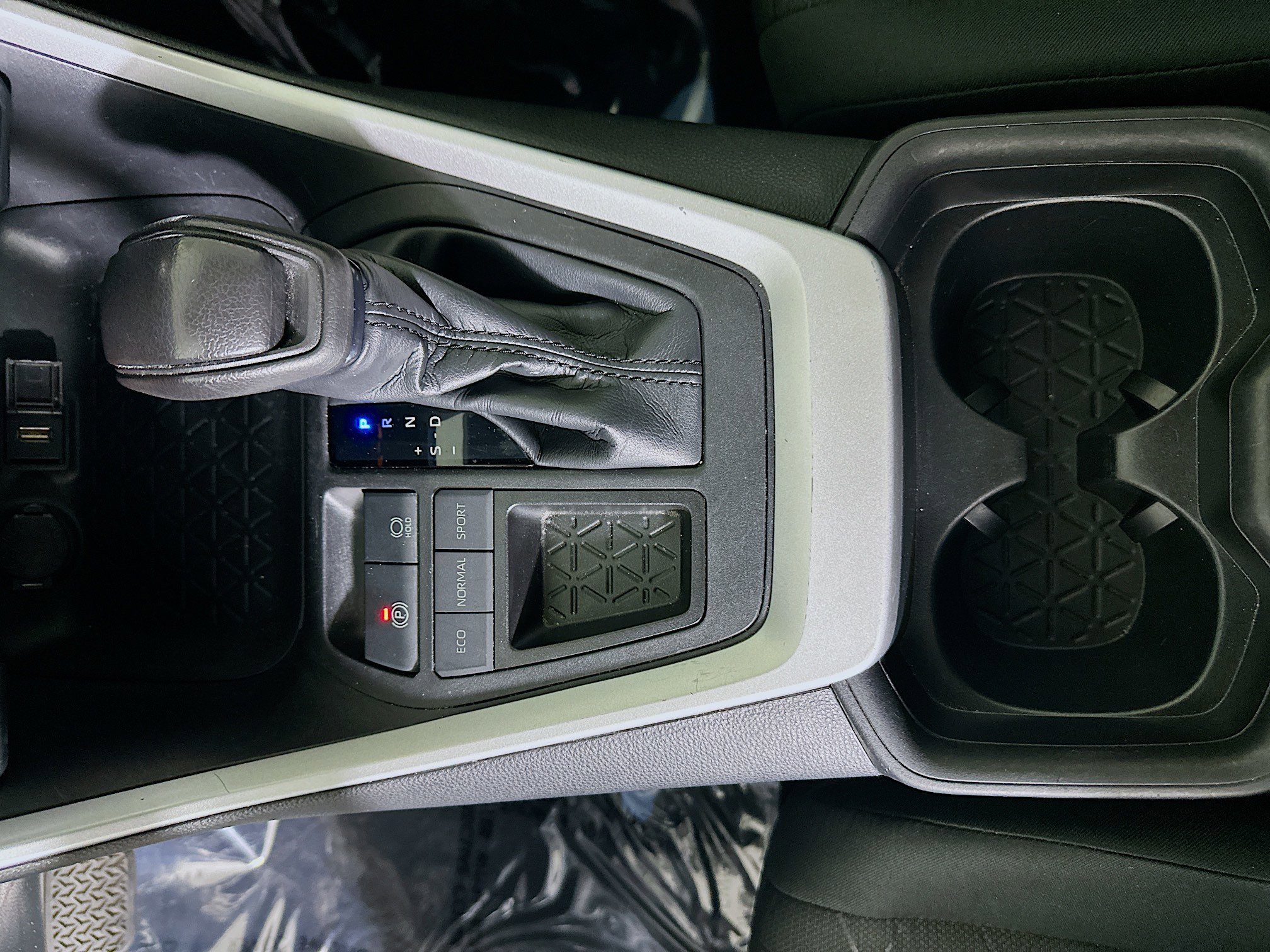 Used 2020 Silver Sky Metallic Toyota XLE image 22