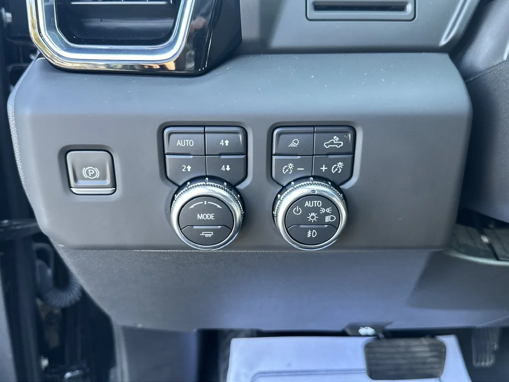 Used 2022 Black GMC Denali image 15