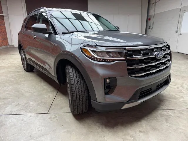 New 2026 Carbonized Gray Metallic Ford Active image 7