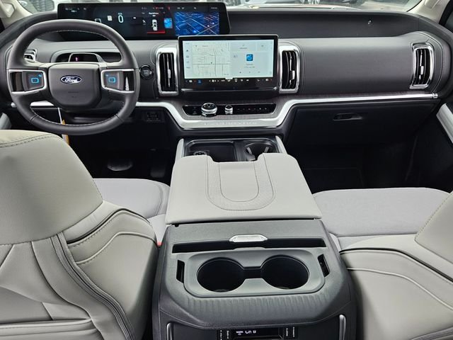 2026 Ford Expedition Platinum - Photo 14