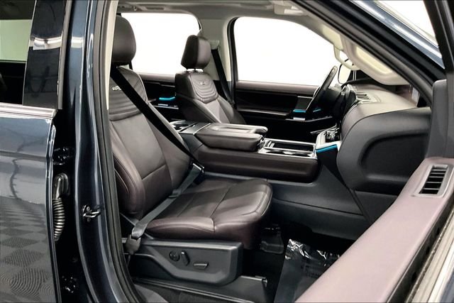 2025 Ford Expedition Platinum - Photo 8
