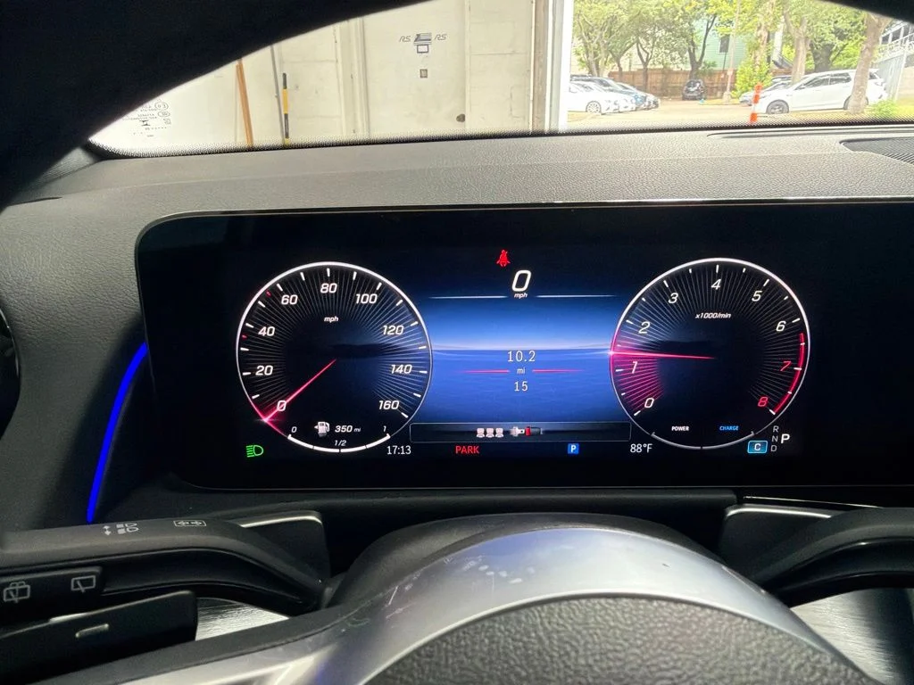 New 2026 White Mercedes-Benz GLB 250 image 31