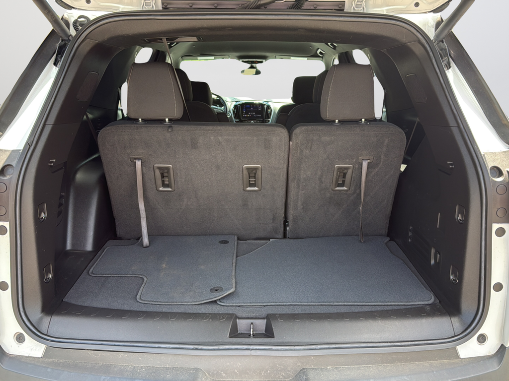 Used 2022 White Chevrolet LT image 27