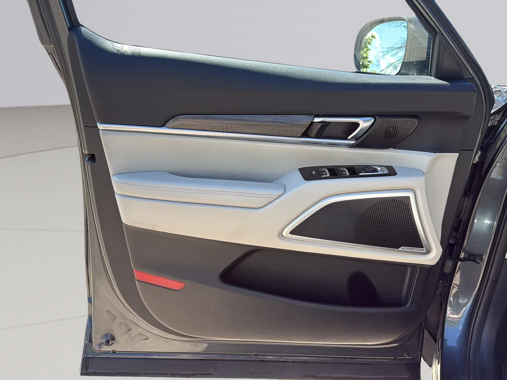 Used 2020 Gravity Gray Kia EX image 18