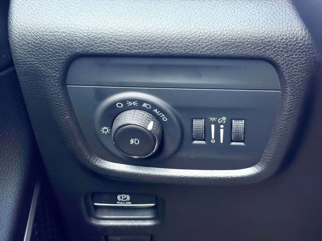Used 2022 Red Jeep Limited image 17
