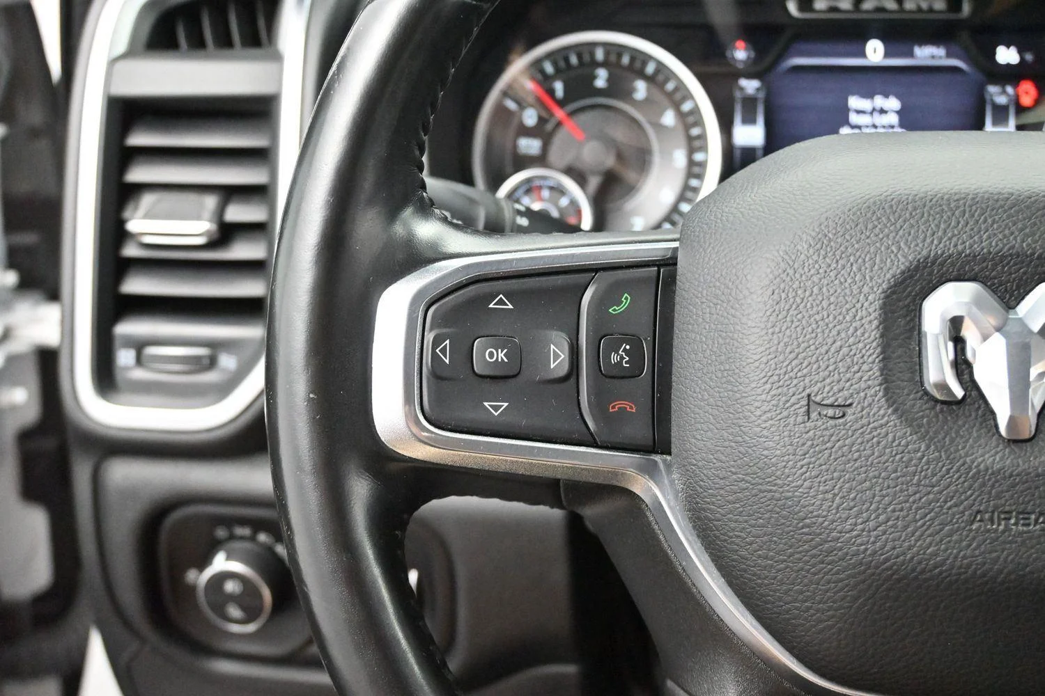 Used 2022 White Ram Laramie image 17