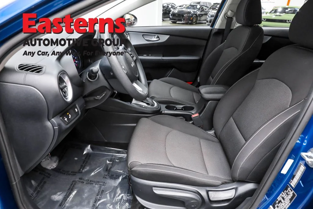 Used 2022 Blue Kia LXS image 14