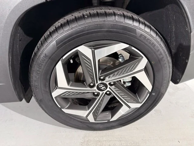 Used 2023 Silver Hyundai SEL image 7