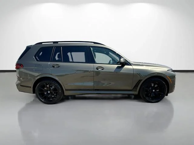 New 2027 Manhattan Green Metallic BMW xDrive40i image 2