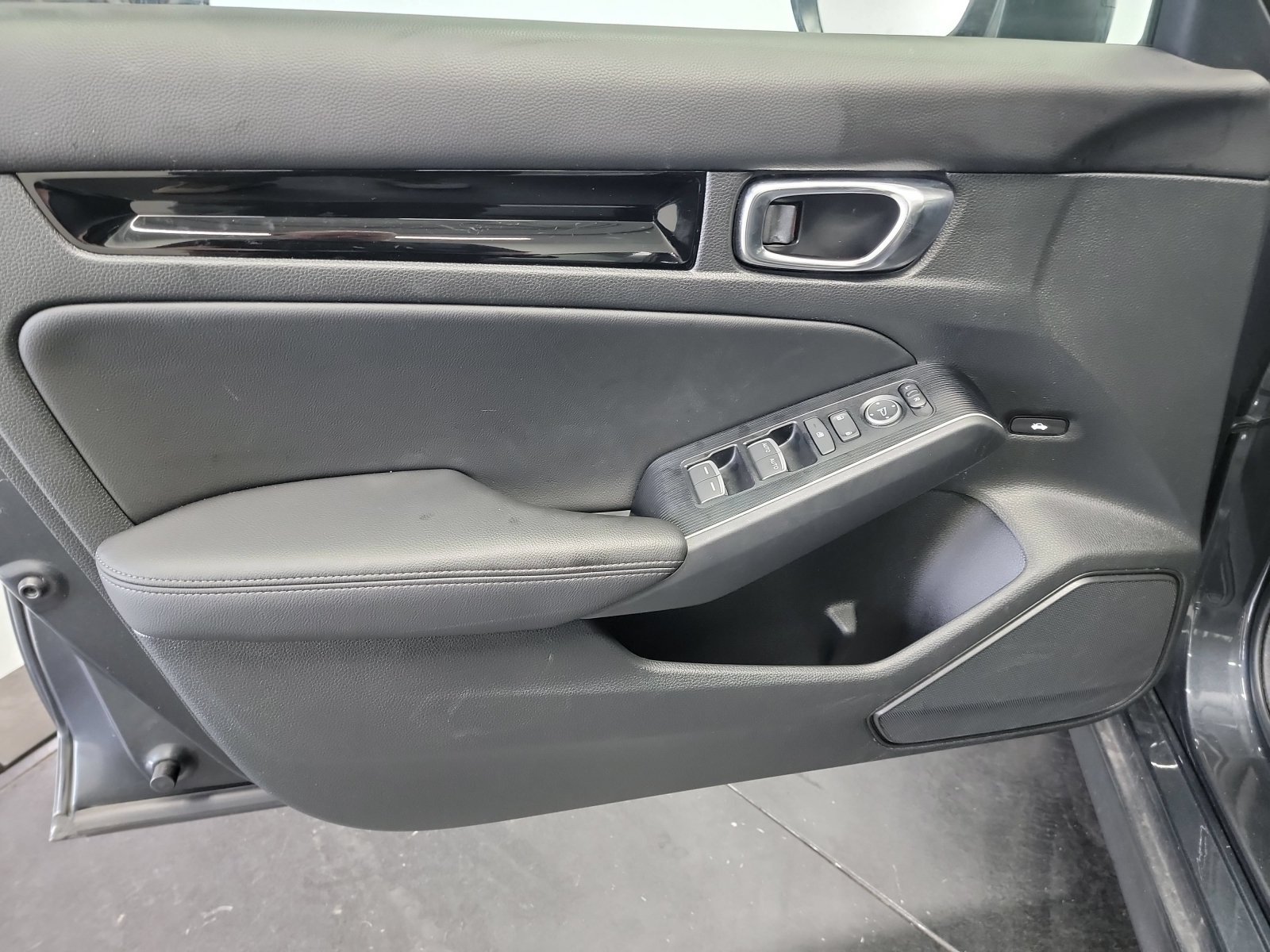 Certified Used 2025 Meteorite Gray Metallic Honda Sport Touring image 13