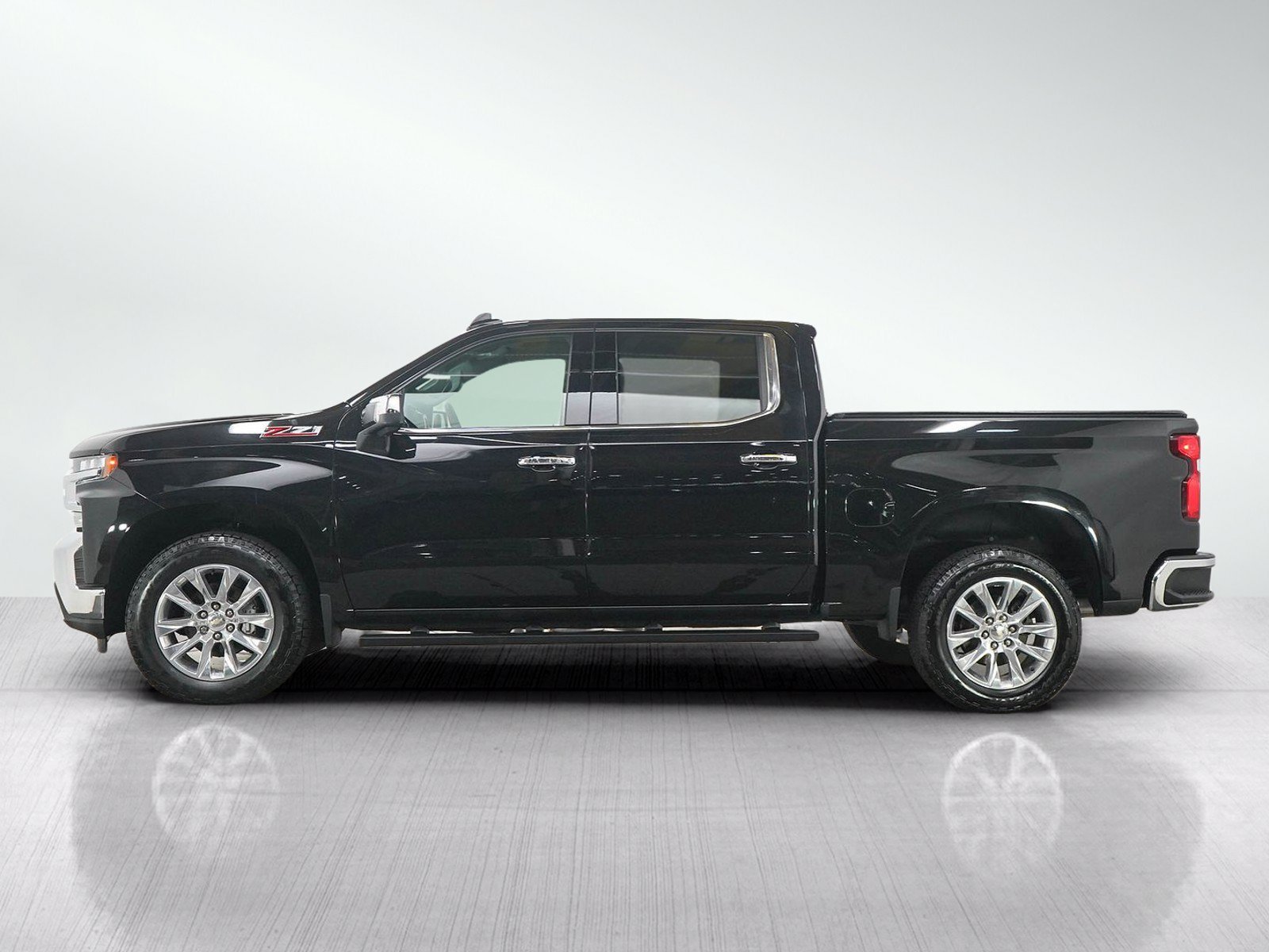 Used 2021 Chevrolet Silverado 1500 LTZ with VIN 3GCUYGEL9MG405135 for sale in White Bear Lake, Minnesota