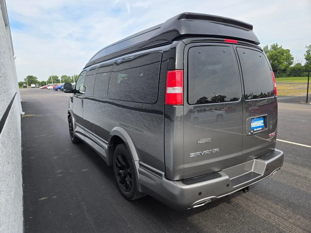 2025 GMC Savana Cargo Work Van - Photo 11