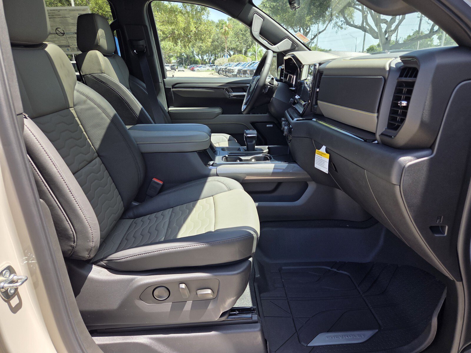 2026 Chevrolet Silverado 1500 ZR2 - Photo 13