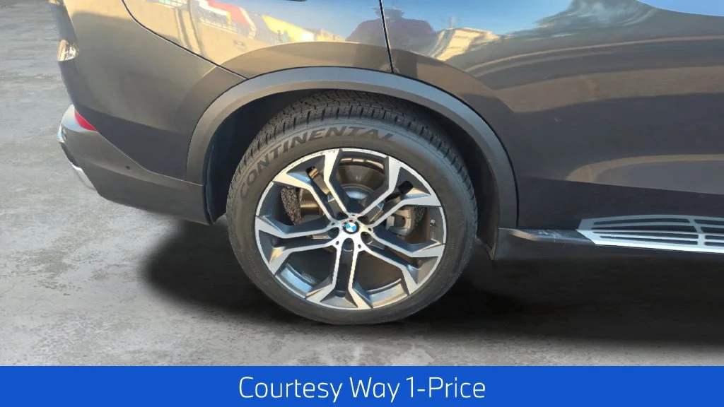Used 2020 Gray BMW sDrive40i image 12
