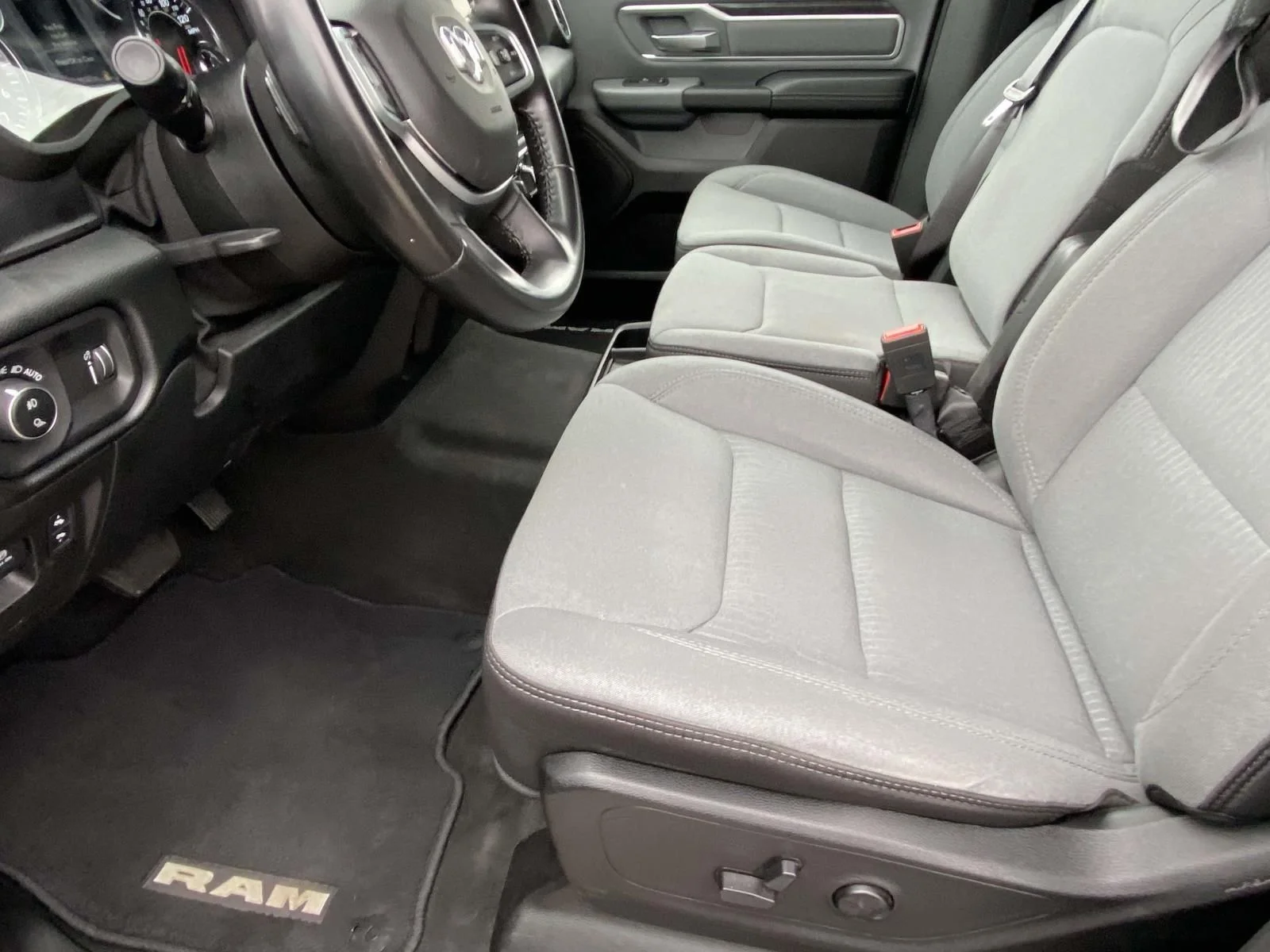 Used 2021 White Ram Big Horn/Lone Star image 13