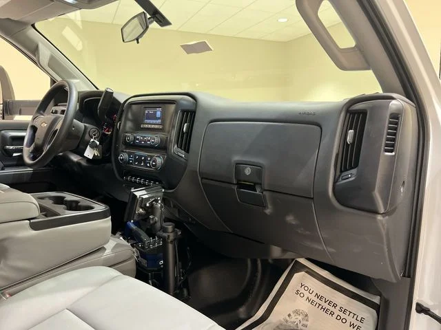 Used 2023 White Chevrolet 1WT image 22
