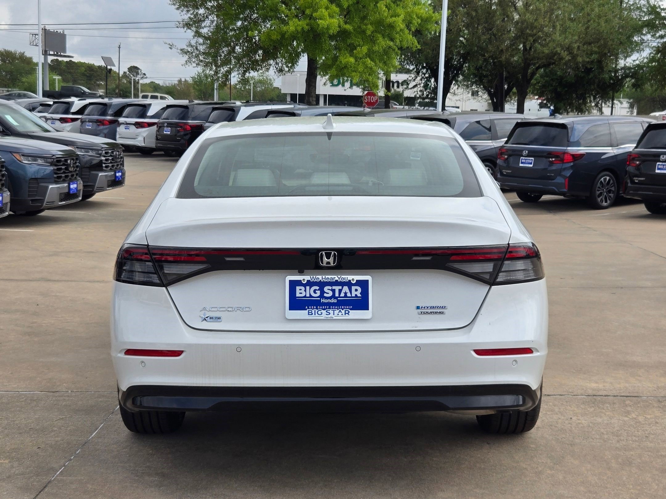 New 2026 Platinum White Pearl Honda Touring image 5