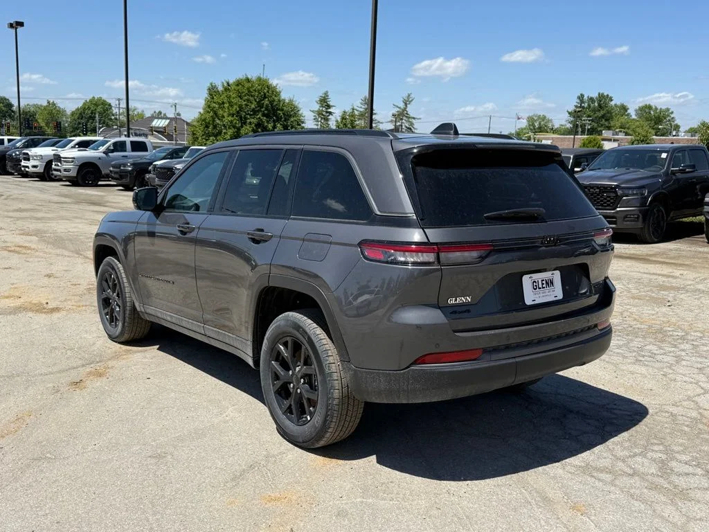 New 2026 Baltic Gray Metallic Clear-Coat Exterior Paint Jeep Altitude image 8