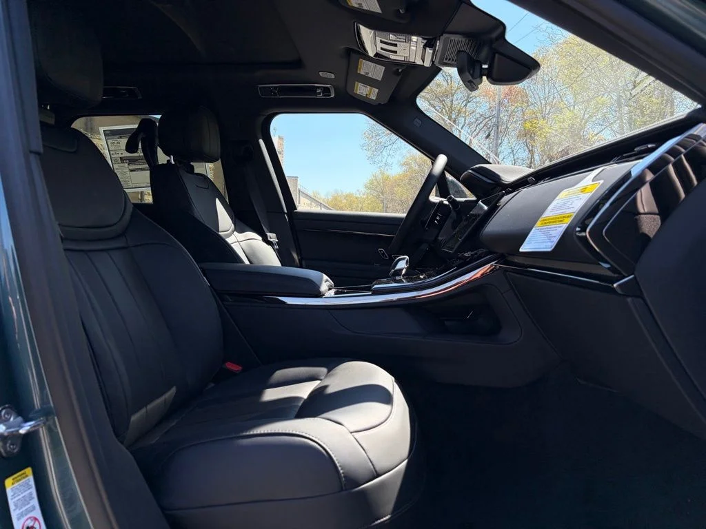 New 2026 Green Land Rover Dynamic SE image 15