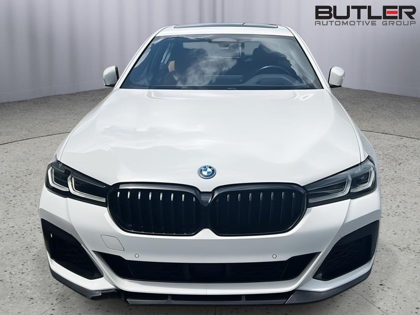 Used 2023 Alpine White BMW 530e xDrive image 4