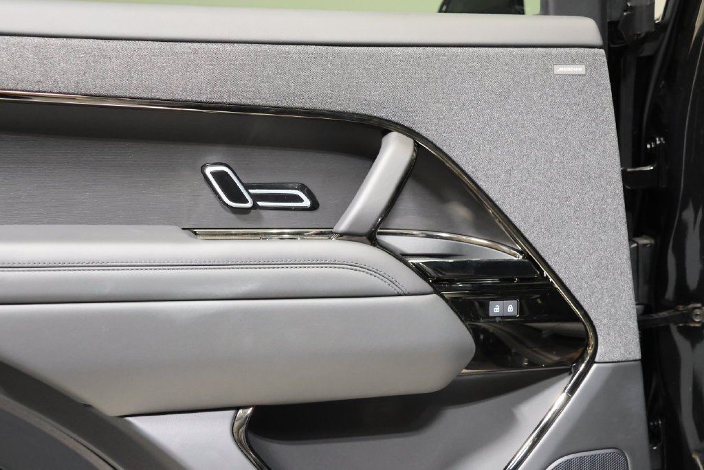 Certified Used 2026 Santorini Black Metallic Land Rover Dynamic SE image 30