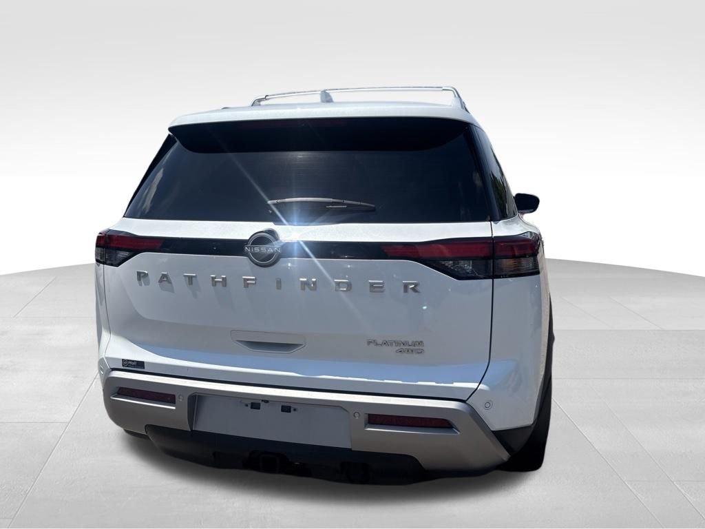 Used 2025 White Nissan Platinum image 14