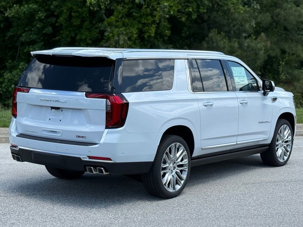 2026 GMC Yukon XL Denali - Photo 13