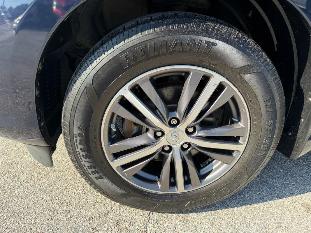 Used 2019  INFINITI LUXE image 26