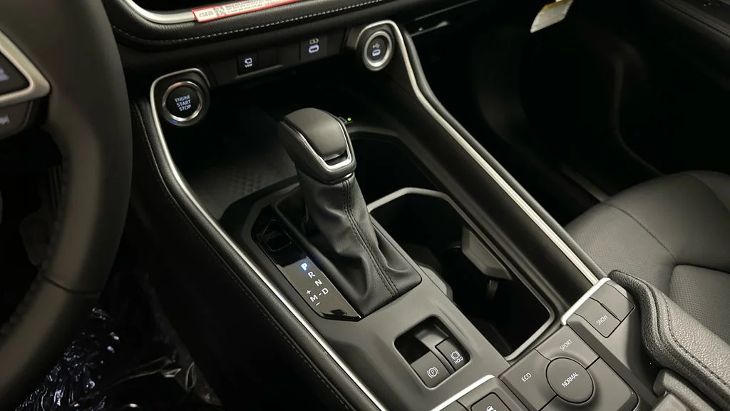 Used 2025  Toyota Limited image 16