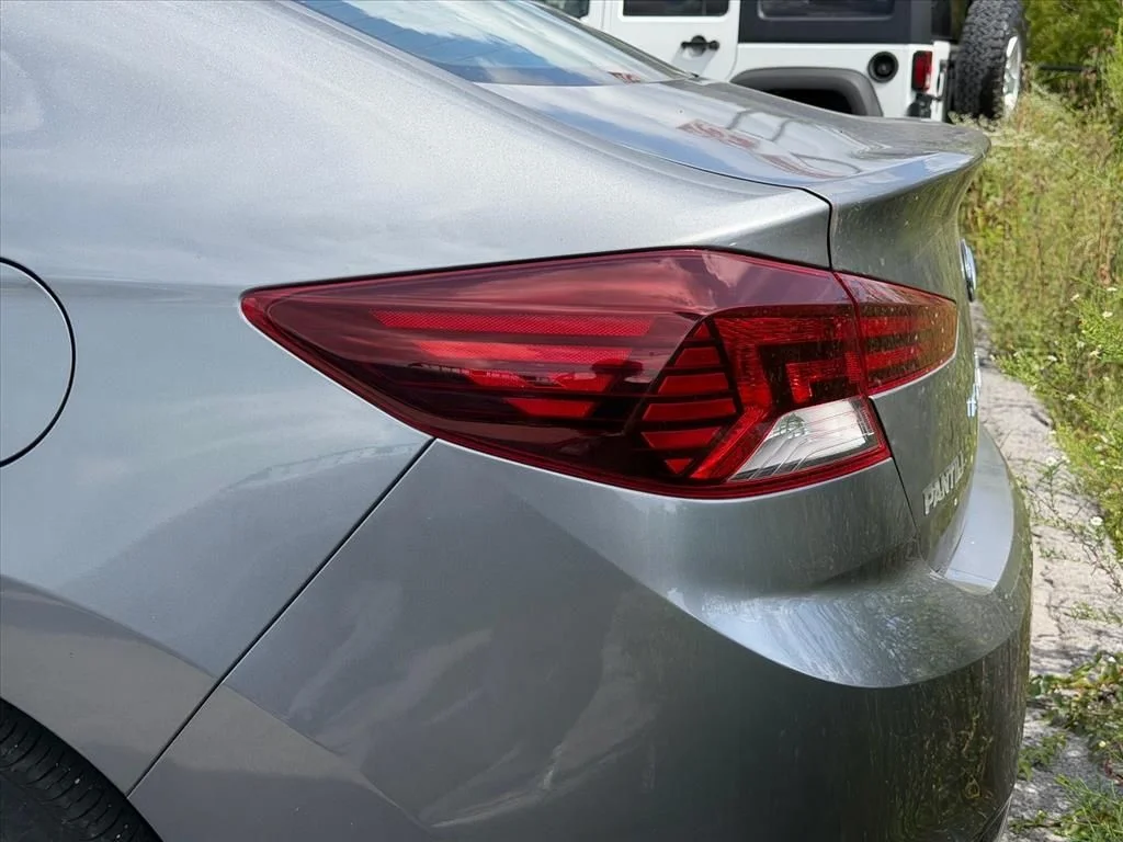 Used 2019 Gray Hyundai SEL image 9