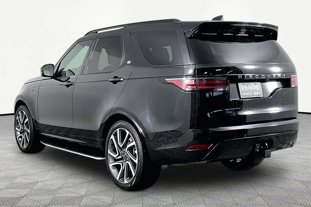 Used 2024 Black Land Rover Dynamic SE image 4