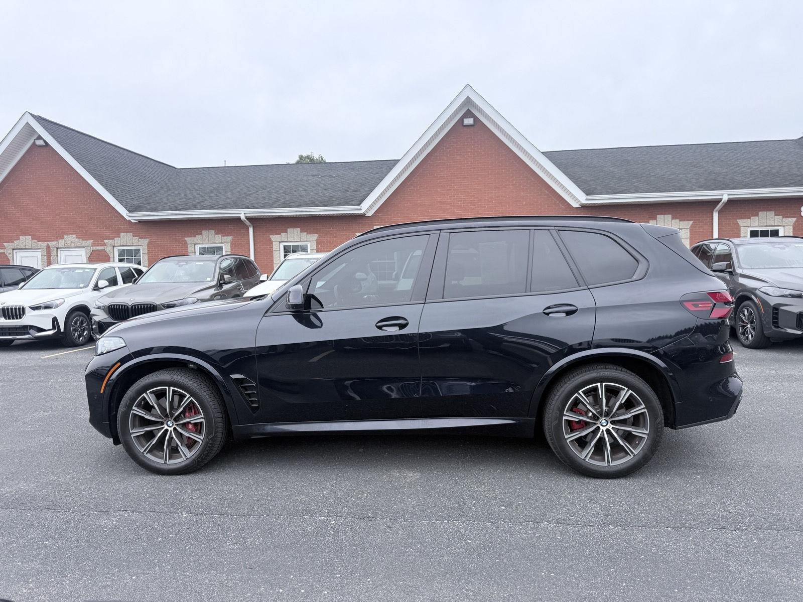 Used 2025 Carbon Black Metallic BMW xDrive40i image 4