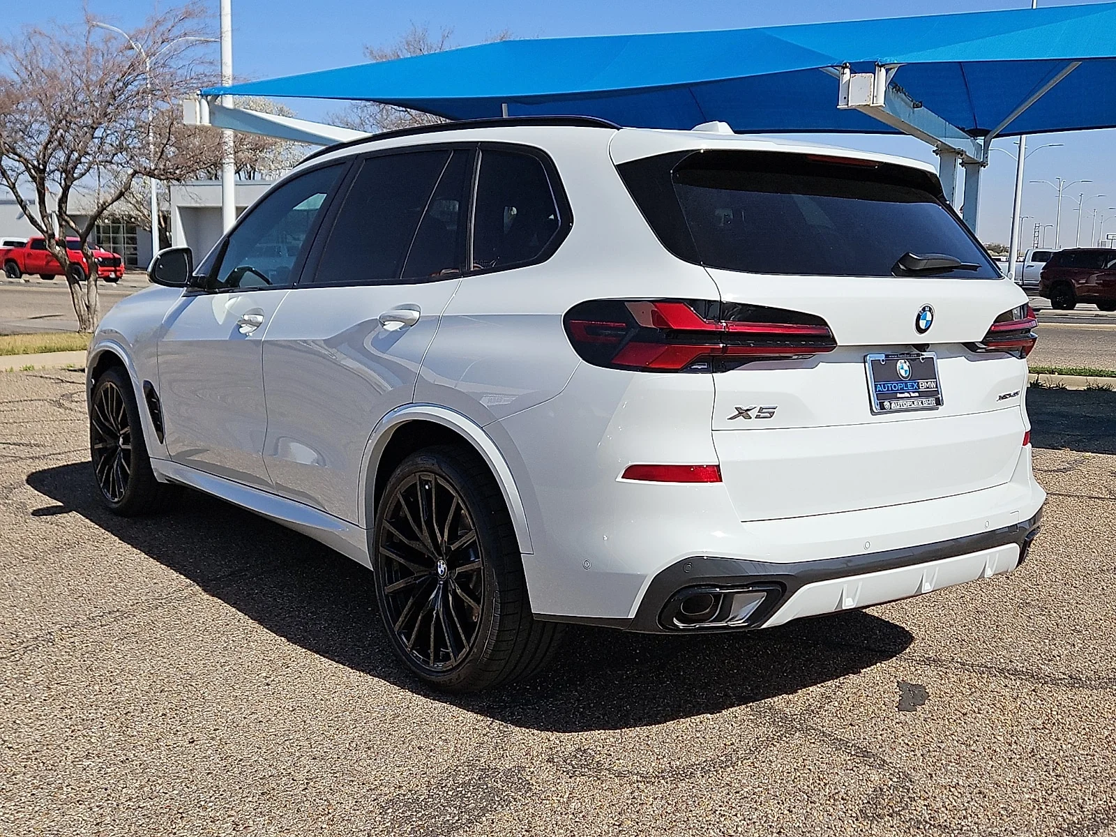 New 2026 Alpine White BMW xDrive40i All-Wheel Drive Sports Activity Vehicle image 2