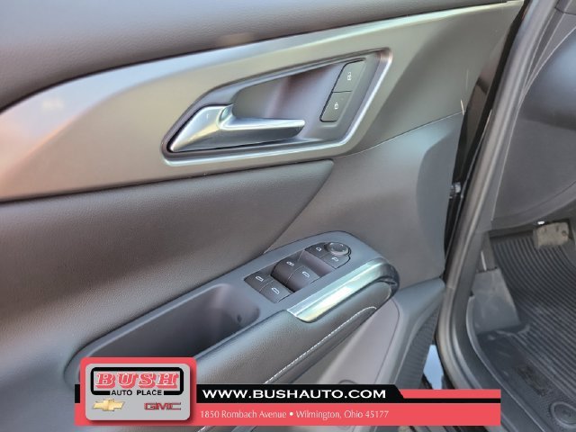 New 2027 Mosaic Black Metallic Chevrolet LT image 18