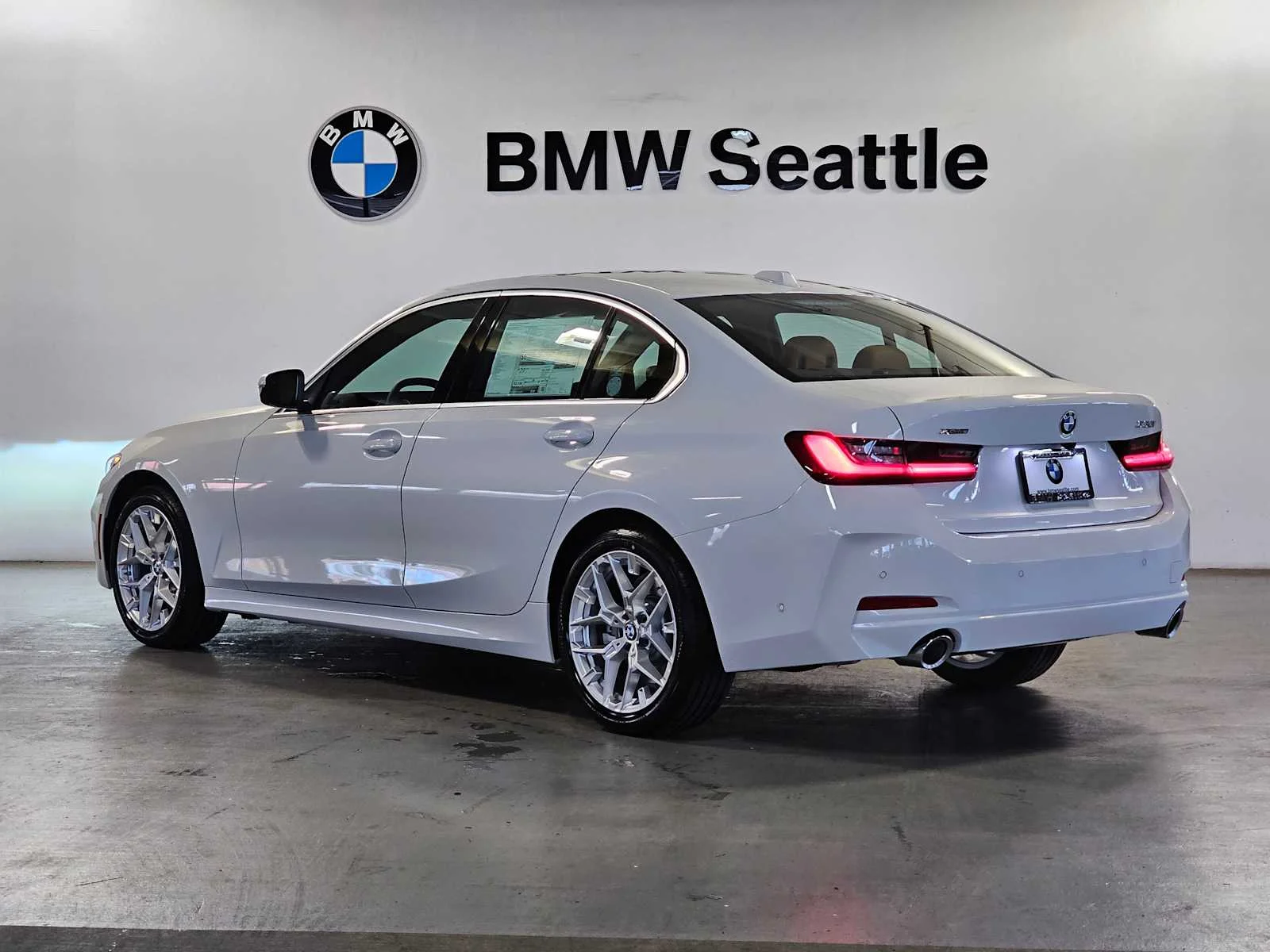 New 2026 Alpine White BMW 330i NA xDrive image 4