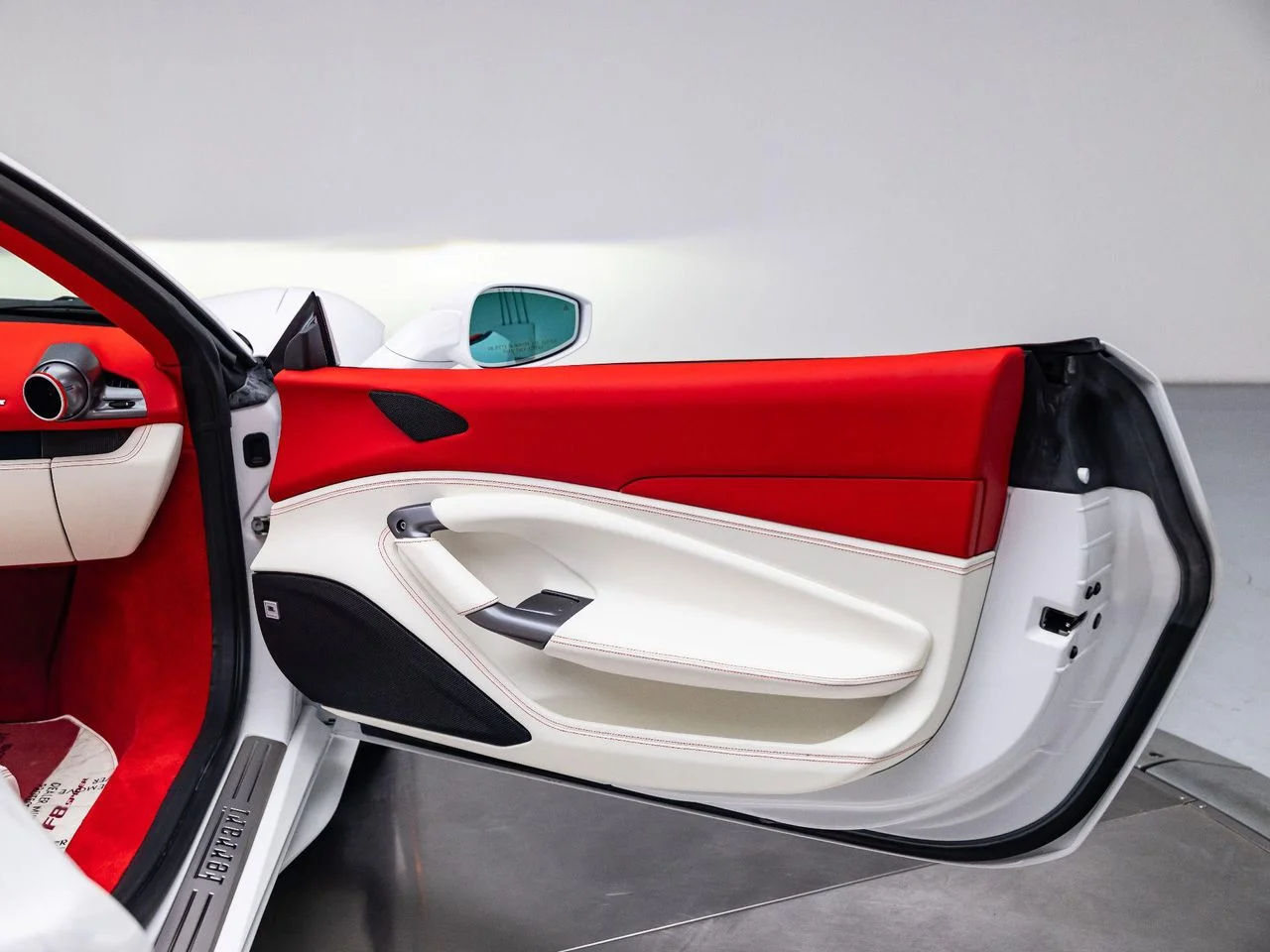 Used 2022 Bianco Cervino - Extra Campionario Ferrari Spider image 47