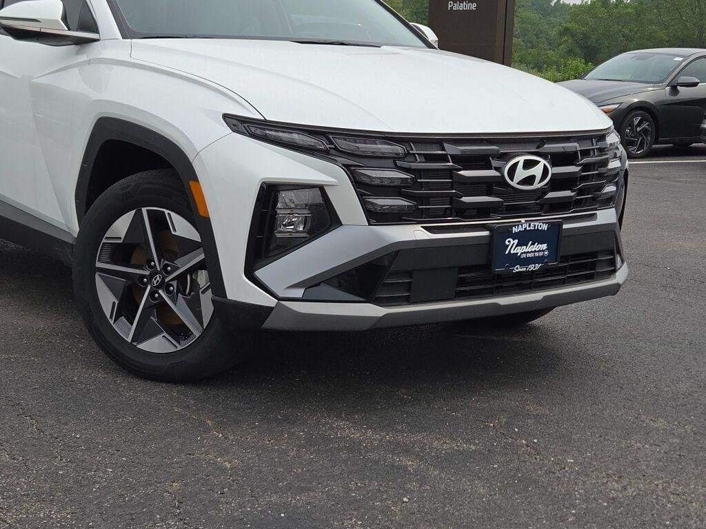 New 2025 Serenity White Pearl Hyundai SEL Convenience AWD image 2