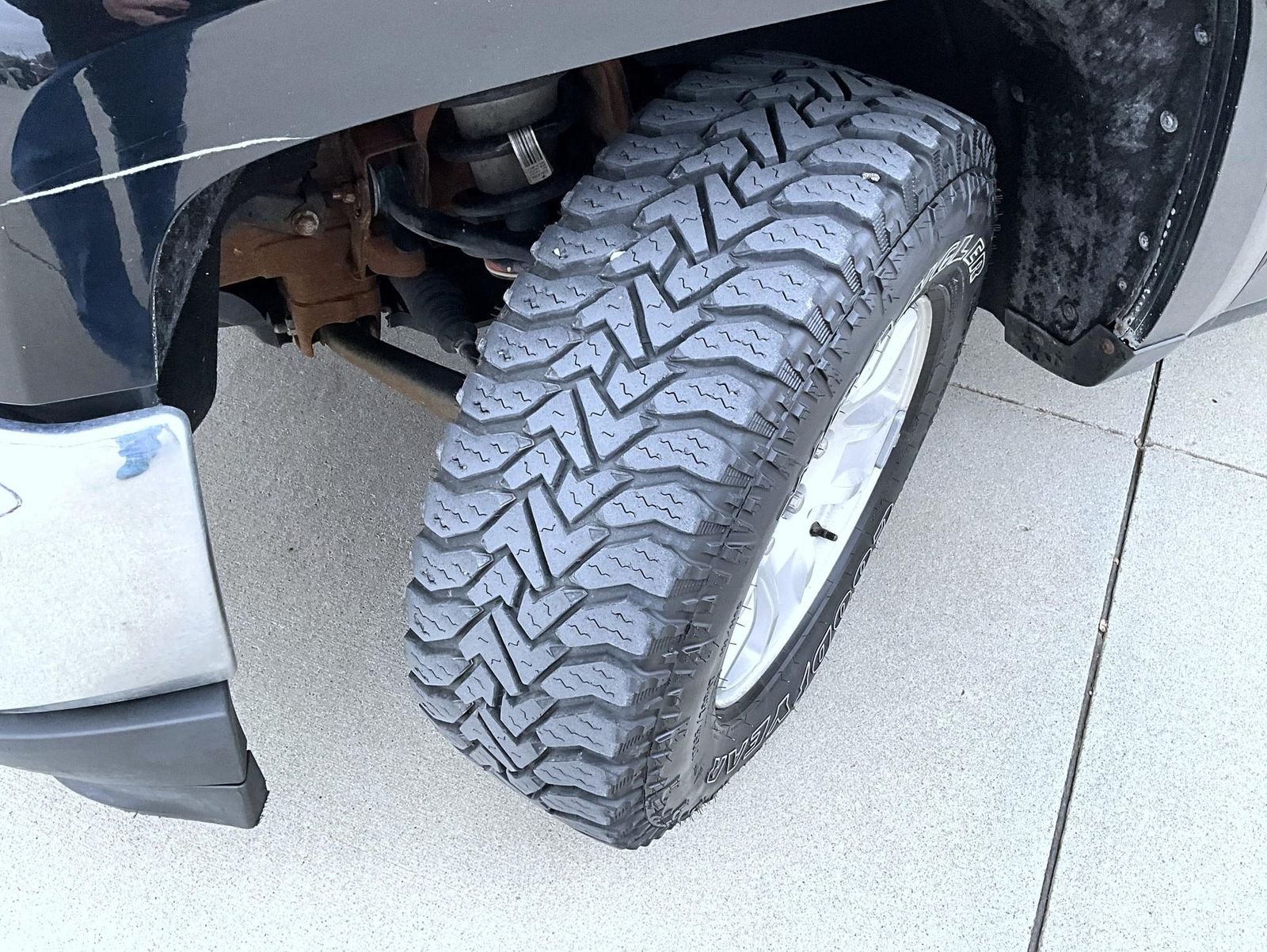 Used 2018 Black Chevrolet LT image 25