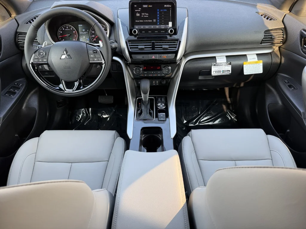 New 2026 Mercury Gray Metallic Mitsubishi SEL image 13