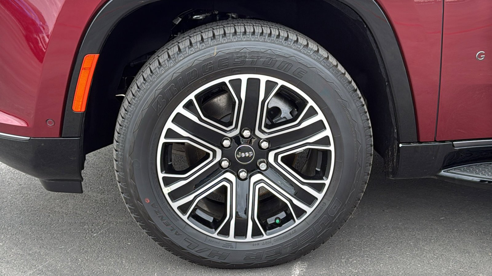 New 2026 Velvet Red Pearl-Coat Exterior Paint Jeep BASE image 25